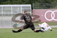 3. Liga - Testspiel - FC Ingolstadt 04 - TSV 1860 Rosenheim - Gabriel Weiß (32, FC) scheitert an Torwart (TSV)