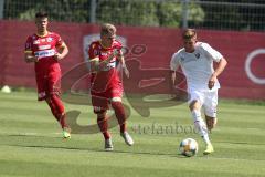 3. Liga - Testspiel - FC Ingolstadt 04 - SKN St. Pölten - rechts Patrick Sussek (37, FCI) wird verfolgt und gestört