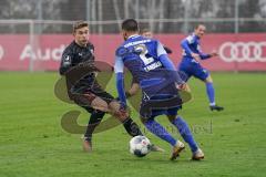 3. Liga - Testspiel - FC Ingolstadt 04 - Karlsruher SC - Patrick Sussek (37, FCI) gegen Burak Camoglu (KSC)