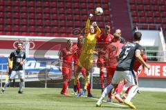 3. Fußball-Liga - Saison 2019/2020 - Freundschaftsspiel - VFB Eichstätt - FC Ingolstadt 04 - Torwart Marco Knaller (Nr.1, FC Ingolstadt 04) faustet einen Ball weg - Foto: Meyer Jürgen