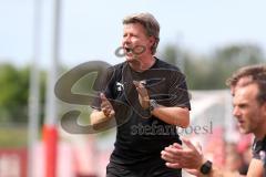 3. Liga - Testspiel - FC Ingolstadt 04 - TSV 1860 Rosenheim - Cheftrainer Jeff Saibene (FCI) am Spielfeldrand klatscht jubelt zum Tor von Fatih Kaya (9, FCI)