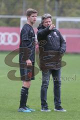 3. Fußball-Liga - Saison 2019/2020 - Testspiel - FC Ingolstadt 04 - VFR Aalen - Chef-Trainer Jeff Saibene (FCI) spricht mit Makler Niclas #40 FCI nach dem Spiel - Foto: Stefan Bösl