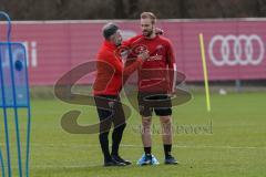 3. Liga - Fußball - FC Ingolstadt 04 - Trainerwechsel, Cheftrainer Tomas Oral (FCI) und sein Co-Trainer Mark Fotheringham (FCI) übernehmen bis Sommer 2021 den FC Ingolstadt 04, 1. Training, mit Maximilian Beister (10, FCI)