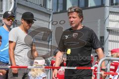 3. Fußball-Liga - Saison 2019/2020 - FC Ingolstadt 04 -  Trainingsauftakt - Cheftrainer Jeff Saibene (FCI) betritt das Trainingsgelände -  Foto: Meyer Jürgen