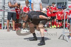 3. Fußball-Liga - Saison 2019/2020 - FC Ingolstadt 04 -  Trainingsauftakt - Cheftrainer Jeff Saibene (FCI) betritt das Trainingsgelände -  Foto: Meyer Jürgen