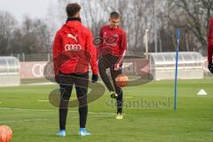 3. Liga - FC Ingolstadt 04 - Trainingsauftakt nach Winterpause - Filip Bilbija (35, FCI) und von hinten U19 Jalen Hawkins