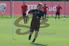 3. Fußball-Liga - Saison 2019/2020 - FC Ingolstadt 04 -  Trainingsauftakt - Cheftrainer Jeff Saibene (FCI) läuft - Foto: Meyer Jürgen