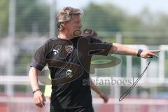 3. Fußball-Liga - Saison 2019/2020 - FC Ingolstadt 04 -  Trainingsauftakt - Cheftrainer Jeff Saibene (FCI) gibt Anweisungen - Foto: Meyer Jürgen