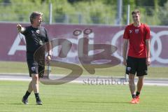 3. Fußball-Liga - Saison 2019/2020 - FC Ingolstadt 04 -  Trainingsauftakt - Cheftrainer Jeff Saibene (FCI) gibt Anweisungen - Foto: Meyer Jürgen