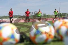 3. Fußball-Liga - Saison 2019/2020 - FC Ingolstadt 04 -  Trainingsauftakt - Die Spieler beim Auslaufen - Foto: Meyer Jürgen