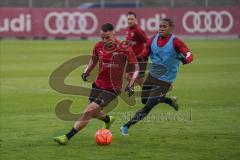 3. Liga - FC Ingolstadt 04 - Trainingsauftakt nach Winterpause - Robin Krauße (23, FCI) Caniggia Ginola Elva (14, FCI)