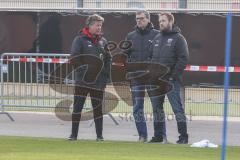 Im Bild: Jeff Saibene (Cheftrainer FC Ingolstadt) Thomas Linke (Sportdirektor FC Ingolstadt) und Florian Zehe (Technischer Direktor FC Ingolstadt)

Fussball - 3. Bundesliga - Ingolstadt - Saison 2019/2020 - Trainingsauftakt -  Foto: Ralf Lüger