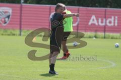 3. Fußball-Liga - Saison 2019/2020 - FC Ingolstadt 04 -  Trainingsauftakt - Cheftrainer Jeff Saibene (FCI) gibt Anweisungen - Foto: Meyer Jürgen