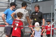 3. Fußball-Liga - Saison 2019/2020 - FC Ingolstadt 04 -  Trainingsauftakt - Cheftrainer Jeff Saibene (FCI) betritt das Trainingsgelände -  Foto: Meyer Jürgen