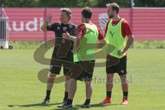 3. Fußball-Liga - Saison 2019/2020 - FC Ingolstadt 04 -  Trainingsauftakt - Cheftrainer Jeff Saibene (FCI)  gibt Anweisungen - Foto: Meyer Jürgen