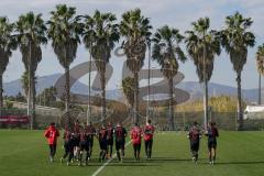 3. Liga - FC Ingolstadt 04 - Wintertrainingslager Spanien - Testspiel - Kaa Gent - 2:3 - Auslaufen nach dem Spiel unter Palmen