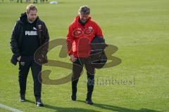 3. Liga - FC Ingolstadt 04 - Wintertrainingslager Spanien - Testspiel - Kaa Gent - 2:3 - Spiel ist aus, Technischer Direktor Florian Zehe (FC) und Cheftrainer Jeff Saibene (FCI) gut gelaunt Gespräch zufrieden