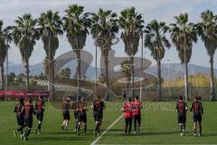 3. Liga - FC Ingolstadt 04 - Wintertrainingslager Spanien - Testspiel - Kaa Gent - 2:3 - Auslaufen nach dem Spiel unter Palmen