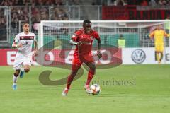 DFB Pokal - Fußball - FC Ingolstadt 04 - 1. FC Nürnberg - Angriff Agyemang Diawusie (11, FCI) hinten Dovedan Nikola (1. FCN, 8)