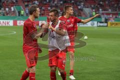 DFB Pokal - Fußball - FC Ingolstadt 04 - 1. FC Nürnberg - Marcel Gaus (19, FCI) Robin Krauße (23, FCI) vor dem Spiel