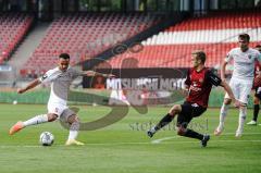 Relegation - 1. FC Nürnberg - FC Ingolstadt 04 - Fatih Kaya (9, FCI) Torschuß und trifft Handwerker Tim (1. FCN, 6)