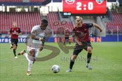 Relegation - 1. FC Nürnberg - FC Ingolstadt 04 - Angriff Frederic Ananou (2, FCI) Handwerker Tim (1. FCN, 6)