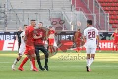 Relegation - FC Ingolstadt 04 - 1. FC Nürnberg - Spiel ist aus, Nürnberg bleibt zweite Liga, Ingolstadt in der 3. Liga, 3:1, Stefan Kutschke (30, FCI) im Streit mit Mühl Lukas (1. FCN, 28)
