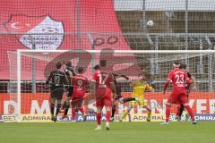 3. Liga - Türkgücü München - FC Ingolstadt 04 - Torwart Fabijan Buntic (24, FCI) auf der Hut, Ball knapp drüber Marcel Gaus (19, FCI) Boere Tom (9 Türkgücü) Fischer Kilian (17 Türkgücü) Stangl Stefan (23 Türkgücü)