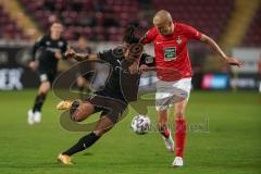 3. Liga - 1. FC Kaiserslautern - FC Ingolstadt 04 - Zweikampf Caniggia Ginola Elva (14, FCI) Hlousek Adam (14 FCK)