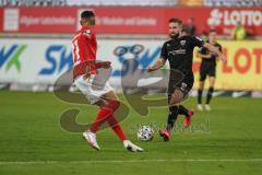 3. Liga - 1. FC Kaiserslautern - FC Ingolstadt 04 - Marc Stendera (10, FCI) gegen Redondo Kenny Prince (11 FCK)