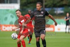 3. Liga - FC Viktoria Köln - FC Ingolstadt 04 - Justin Butler (31, FCI) Handle Simon (7 Köln)