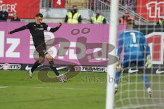 3. Liga - 1. FC Kaiserslautern - FC Ingolstadt 04 - Stefan Kutschke (30, FCI) Torwart Spahic Avdo (1 FCK)