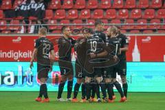 3. Liga - Hallescher FC - FC Ingolstadt 04 - Hakentrick Stefan Kutschke (30, FCI) mit dem 0:2 Tor gegen Eisele Kai (1 Halle) Jubel Björn Paulsen (4, FCI) Maximilian Beister (11, FCI) Marcel Gaus (19, FCI) Ilmari Niskanen (22, FCI) Robin Krauße (23, FCI) D