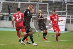 3. Liga - Türkgücü München - FC Ingolstadt 04 - Flanke Fatih Kaya (9, FCI) zu Stefan Kutschke (30, FCI) der verpasst Torchance, ärgert sich mit Robin Krauße (23, FCI) Berzel Aaron (22 Türkgücü)