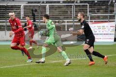 3. Liga - Türkgücü München - FC Ingolstadt 04 - Marc Stendera (10, FCI) zu langsam, Torwart Vollath René (1 Türkgücü) hält sicher