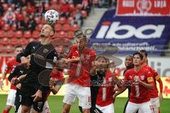 3. Liga - Hallescher FC - FC Ingolstadt 04 - Ecke Stefan Kutschke (30, FCI) steigt hoch, Kopfball, Pusch Kolja (10 KFC) Nietfeld Jonas (33 Halle) Björn Paulsen (4, FCI)