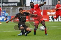 3. Liga - FC Viktoria Köln - FC Ingolstadt 04 - Justin Butler (31, FCI) Kyere Bernard (20 Köln) Angriff