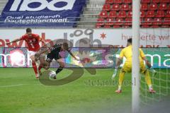 3. Liga - Hallescher FC - FC Ingolstadt 04 - Reddemann Sören (25 Halle) Filip Bilbija (35, FCI) Eisele Kai (1 Halle)