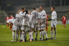 3. Liga - FC Bayern II - FC Ingolstadt 04 - Tor Ausgleich 1:1 Jubel Sprung Caniggia Ginola Elva (14, FCI) Stefan Kutschke (30, FCI) Merlin Röhl (34, FCI) Michael Heinloth (17, FCI) Nico Antonitsch (5, FCI) Filip Bilbija (35, FCI) Tobias Schröck (21, FCI)