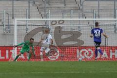 3. Liga - 1. FC Saarbrücken - FC Ingolstadt 04 - knapp vorbei, Torwart Fabijan Buntic (24, FCI) Schuß von Gouras Minos (28 SB), Nico Antonitsch (5, FCI) Jacob Sebastian (24 SB)