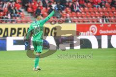 3. Liga - Hallescher FC - FC Ingolstadt 04 - Torwart Fabijan Buntic (24, FCI) gibt Anweisungen