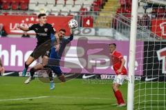 3. Liga - 1. FC Kaiserslautern - FC Ingolstadt 04 - Thomas Keller (27, FCI) köpft ins Tor, Torwart Spahic Avdo (1 FCK), Abseits