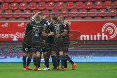 3. Liga - Hallescher FC - FC Ingolstadt 04 - Hakentrick Stefan Kutschke (30, FCI) mit dem 0:2 Tor gegen Eisele Kai (1 Halle) Jubel Björn Paulsen (4, FCI) Maximilian Beister (11, FCI) Marcel Gaus (19, FCI) Ilmari Niskanen (22, FCI) Robin Krauße (23, FCI)