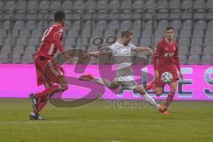 3. Liga - FC Bayern II - FC Ingolstadt 04 - Torschuß Maximilian Beister (11, FCI) Kern Timo (10 FCB)