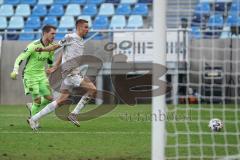 3. Liga - 1. FC Saarbrücken - FC Ingolstadt 04 - Filip Bilbija (35, FCI) überrennt Torwart Batz Daniel (1 SB) und kommt nicht mehr zum Ball