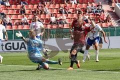 3. Liga - FC Ingolstadt 04 - KFC Uerdingen 05 - Maximilian Beister (11, FCI) überwindet Königshofer Lukas (1 KFC) und erzielt das 1:0 Tor Jubel