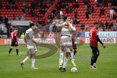 3. Liga - FC Ingolstadt 04 - SpVgg Unterhaching - Spiel ist aus, Sieg Unterhaching 0:1, Jubel, Schwabl Markus (23 SpVgg) Fuchs Alexander (35 SpVgg), hängende Köpfe, Marcel Gaus (19, FCI) Justin Butler (31, FCI)