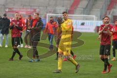 3. Fußball-Liga - Saison 2020/2021 - FC Ingolstadt 04 - SC Verl - Die Spieler bedanken sich bei den Fans - Torwart Fabijan Buntic (#24,FCI)  - Foto: Meyer Jürgen