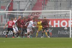 3. Liga - FC Ingolstadt 04 - VfB Lübeck - Trubel for dem Tor von Torwart Fabijan Buntic (24, FCI), Zehir Ersin (15 Lübeck) Stefan Kutschke (30, FCI)
