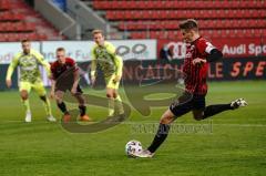 3. Liga - FC Ingolstadt 04 - SV Wiesbaden - Elfmeter Stefan Kutschke (30, FCI) verschossen, Nachschuß Marcel Gaus (19, FCI) mit dem 2:0 Tor